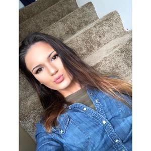 Meet your Posher, Ashley